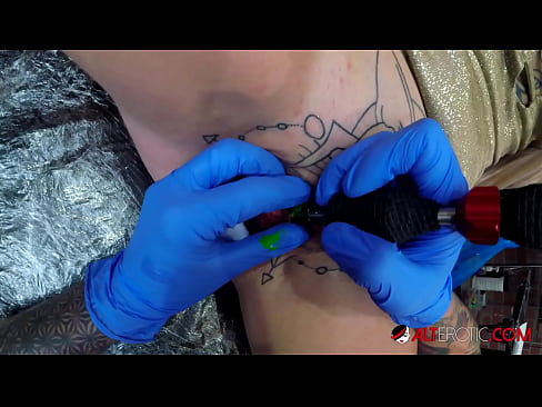 ❤️ Ekstrèmman tatoue hottie Sully Savage te fè yon tatoo sou klitoris li ❤️ Videyo pònografi nan nou % ht.courseclass.ru% ☑